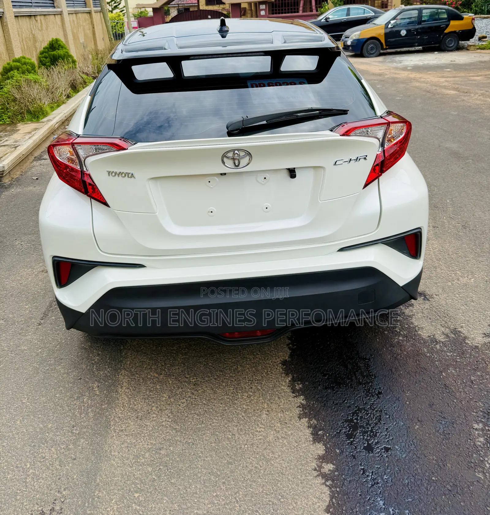 Toyota C-HR XLE 2021 White
