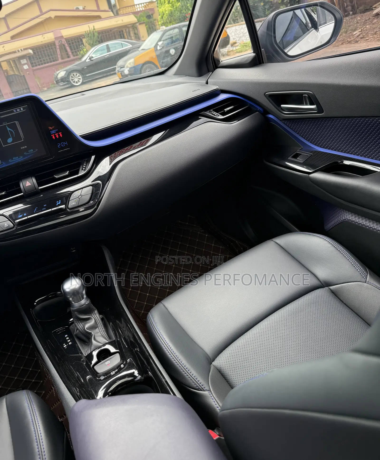 Toyota C-HR XLE 2021 White