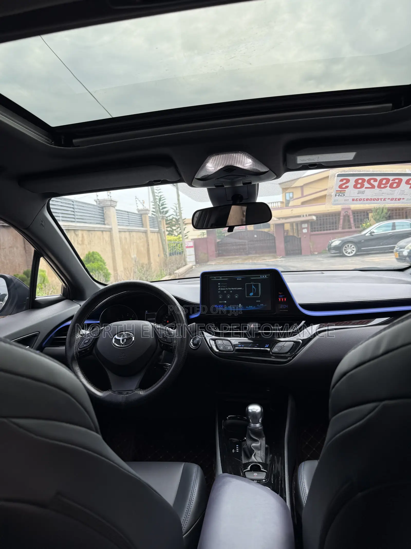 Toyota C-HR XLE 2021 White