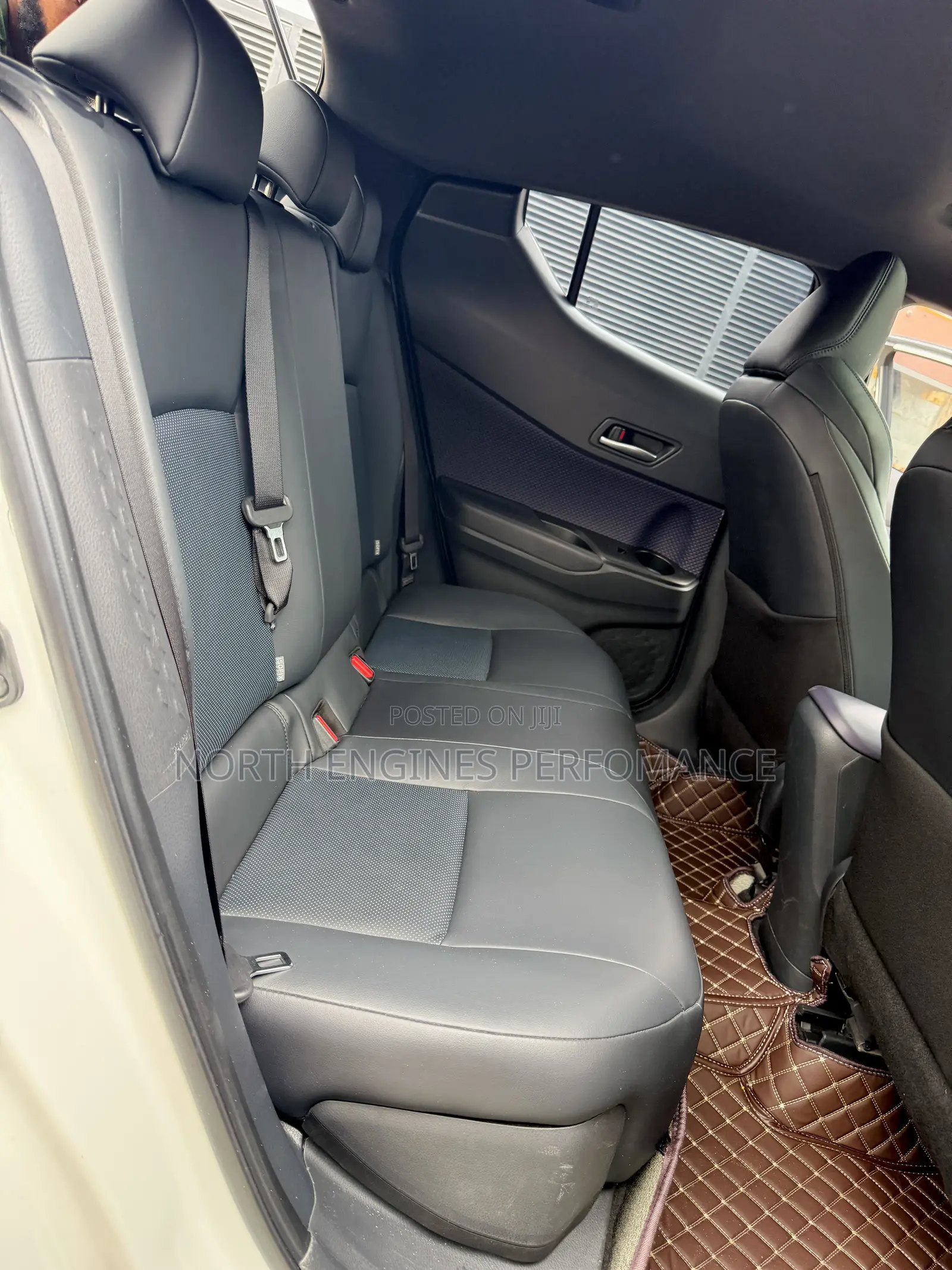 Toyota C-HR XLE 2021 White