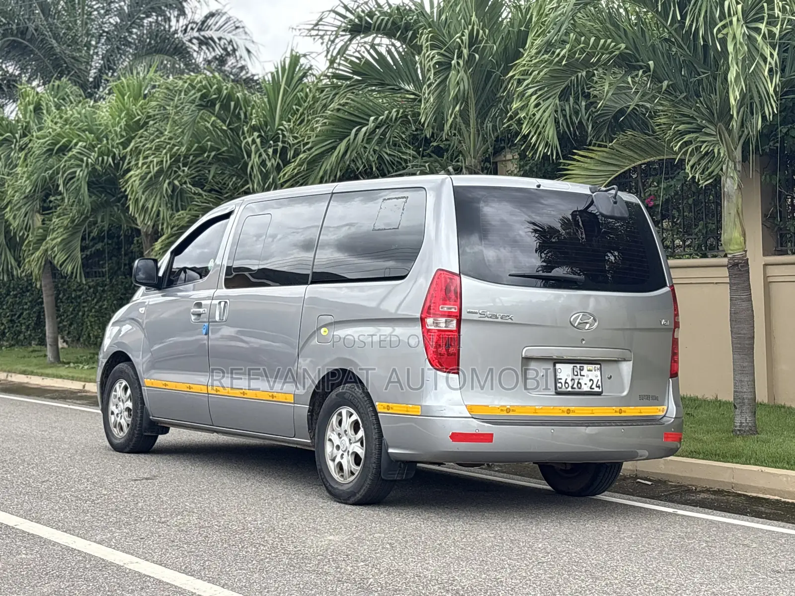 Hyundai H1 2015 Silver