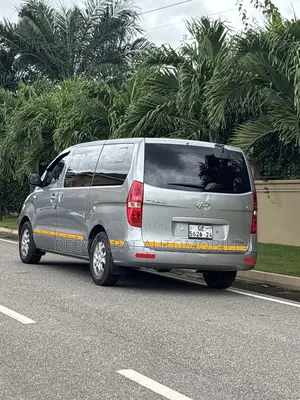 Hyundai H1 2015 Silver