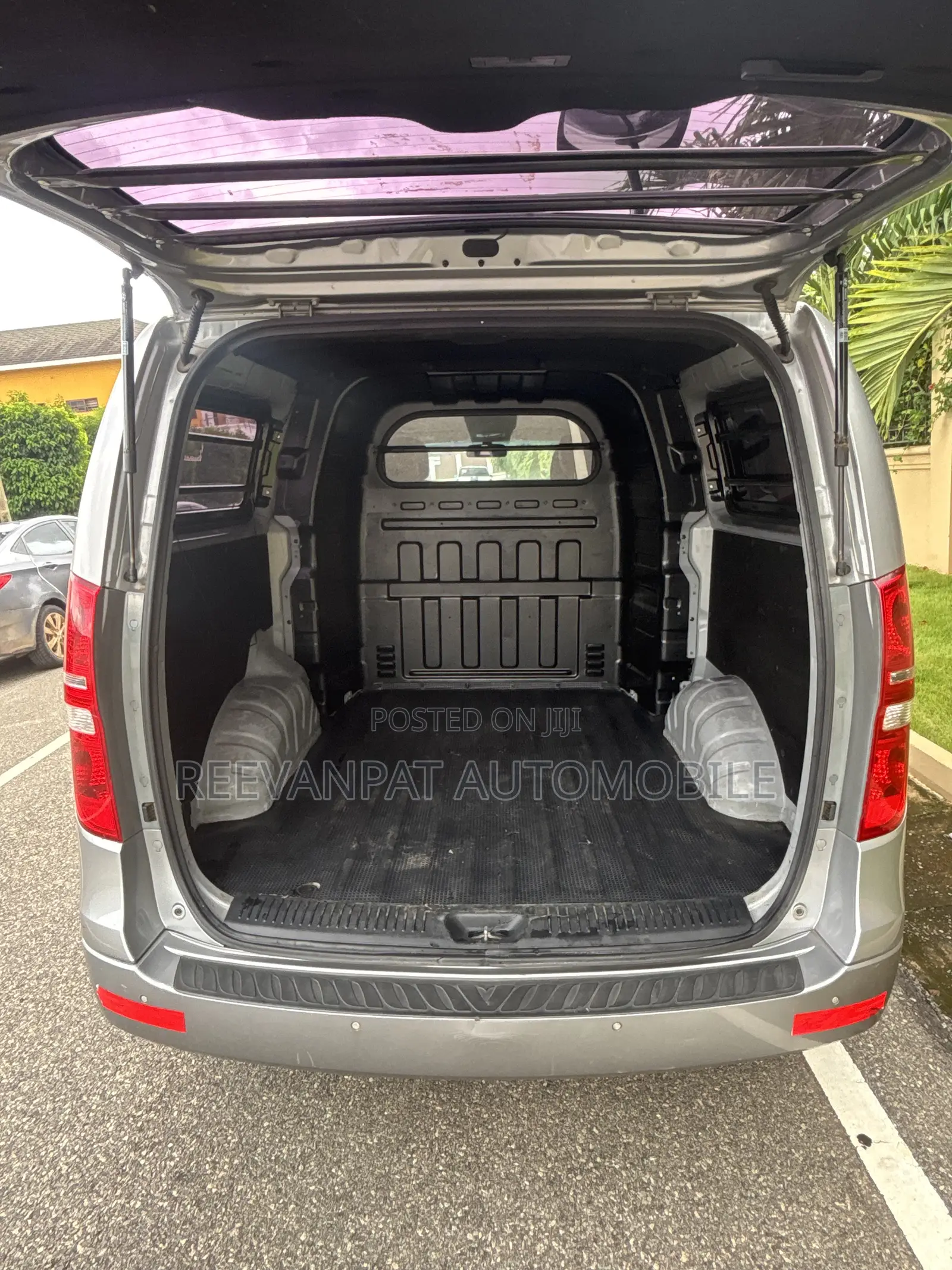 Hyundai H1 2015 Silver