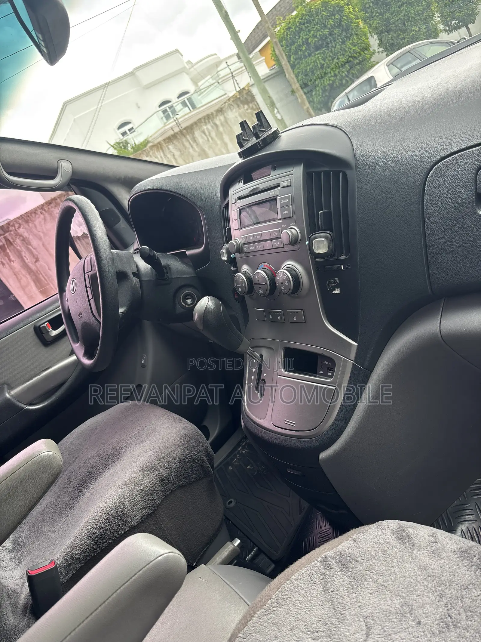 Hyundai H1 2015 Silver