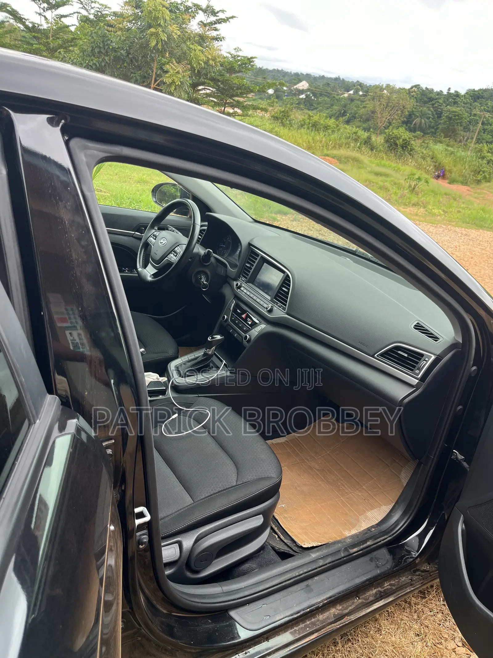 Hyundai Elantra Limited Sedan FWD (2.0L 4cyl 6A) 2017 Black