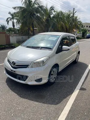 Toyota Vitz 1.3 AWD 5dr 2013 White