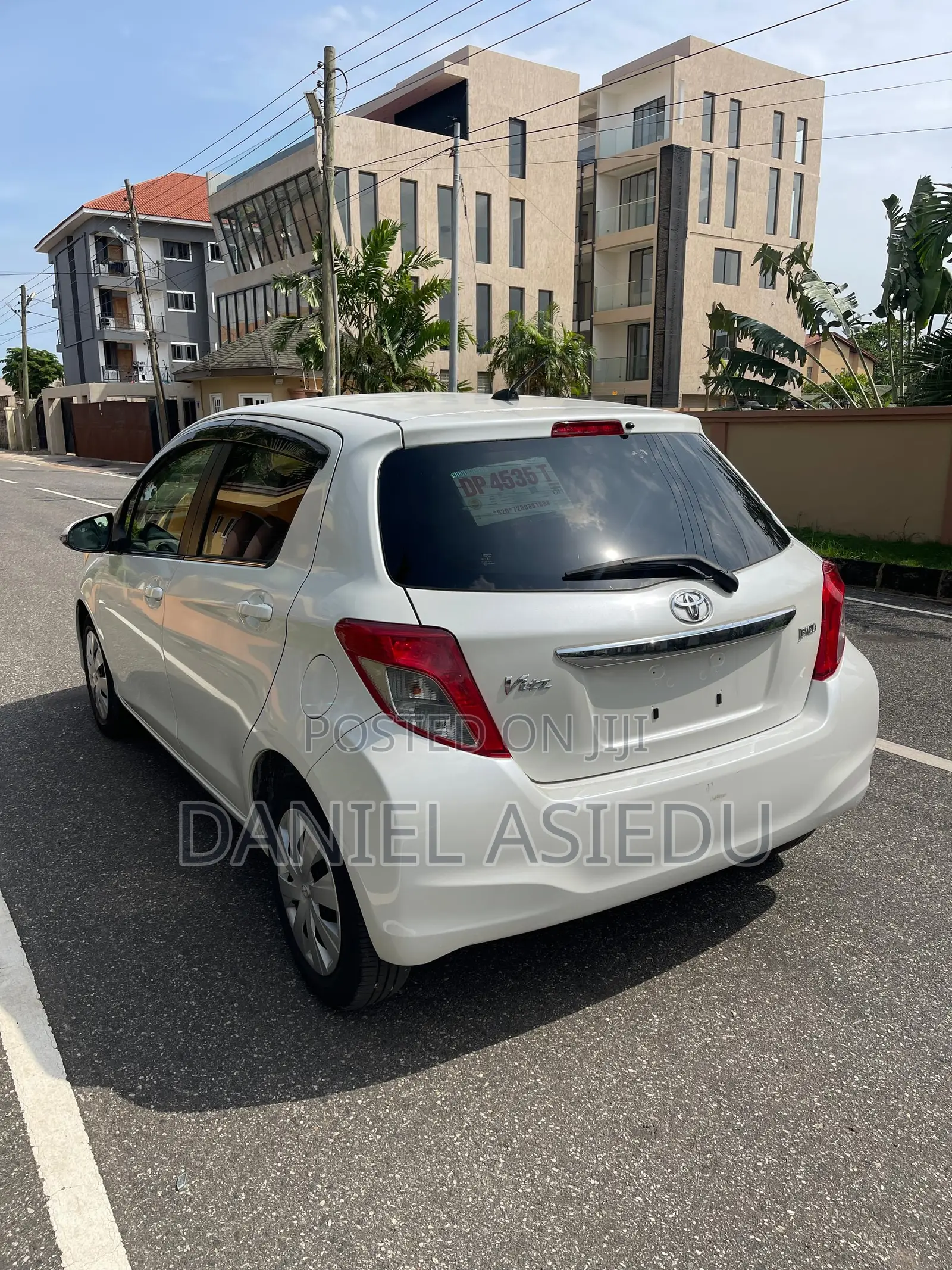 Toyota Vitz 1.3 AWD 5dr 2013 White