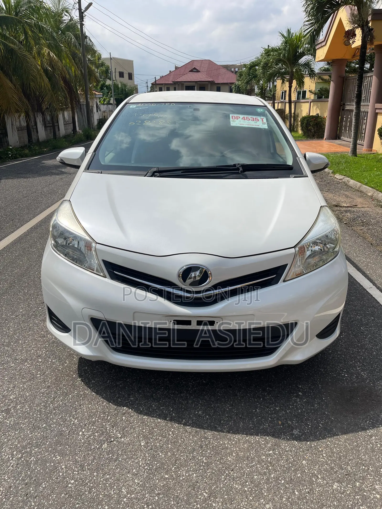 Toyota Vitz 1.3 AWD 5dr 2013 White