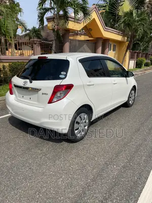 Toyota Vitz 1.3 AWD 5dr 2013 White