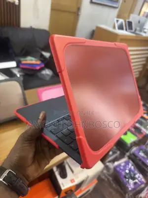 Macbook Hard Shell With Kickstand