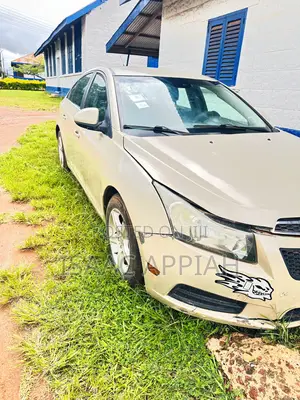 Chevrolet Cruze 1LT 2011 Gold