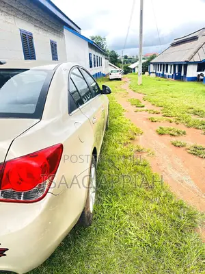 Chevrolet Cruze 1LT 2011 Gold