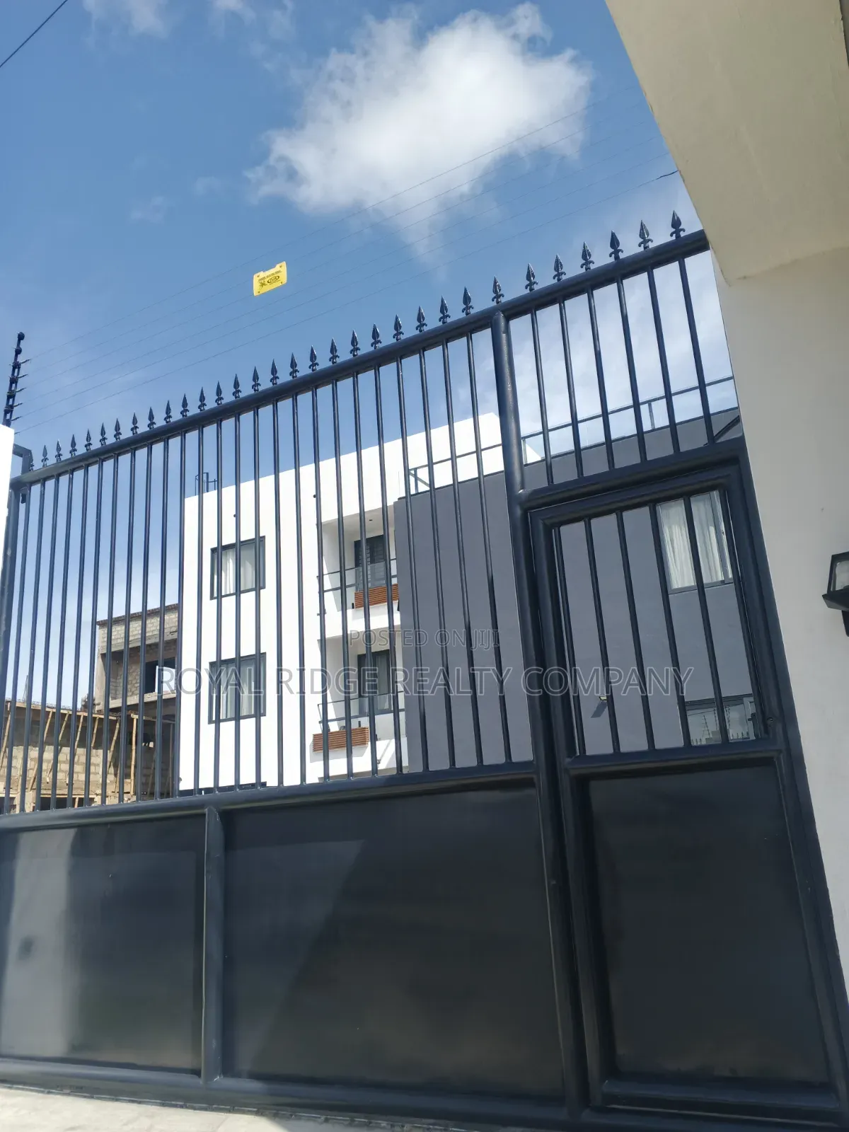 2bdrm Apartment in Tseaddo Roundabout, Accra Metropolitan for rent