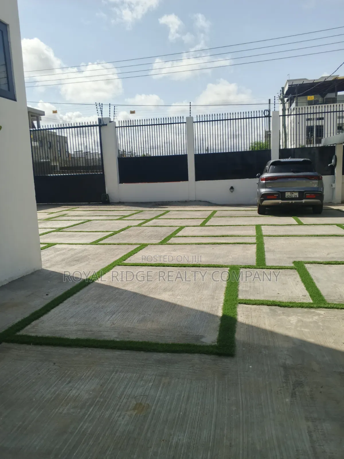 2bdrm Apartment in Tseaddo Roundabout, Accra Metropolitan for rent