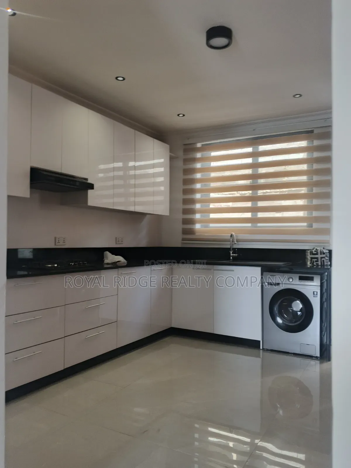 2bdrm Apartment in Tseaddo Roundabout, Accra Metropolitan for rent