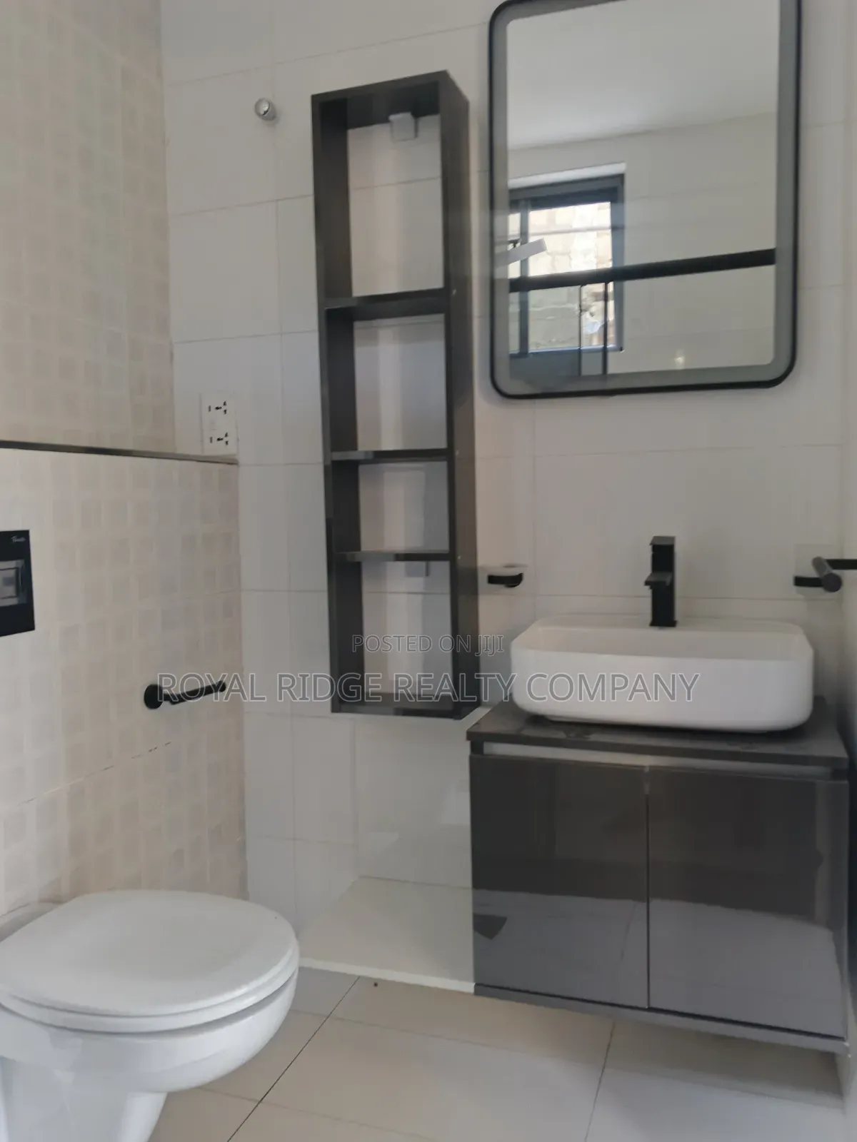 2bdrm Apartment in Tseaddo Roundabout, Accra Metropolitan for rent