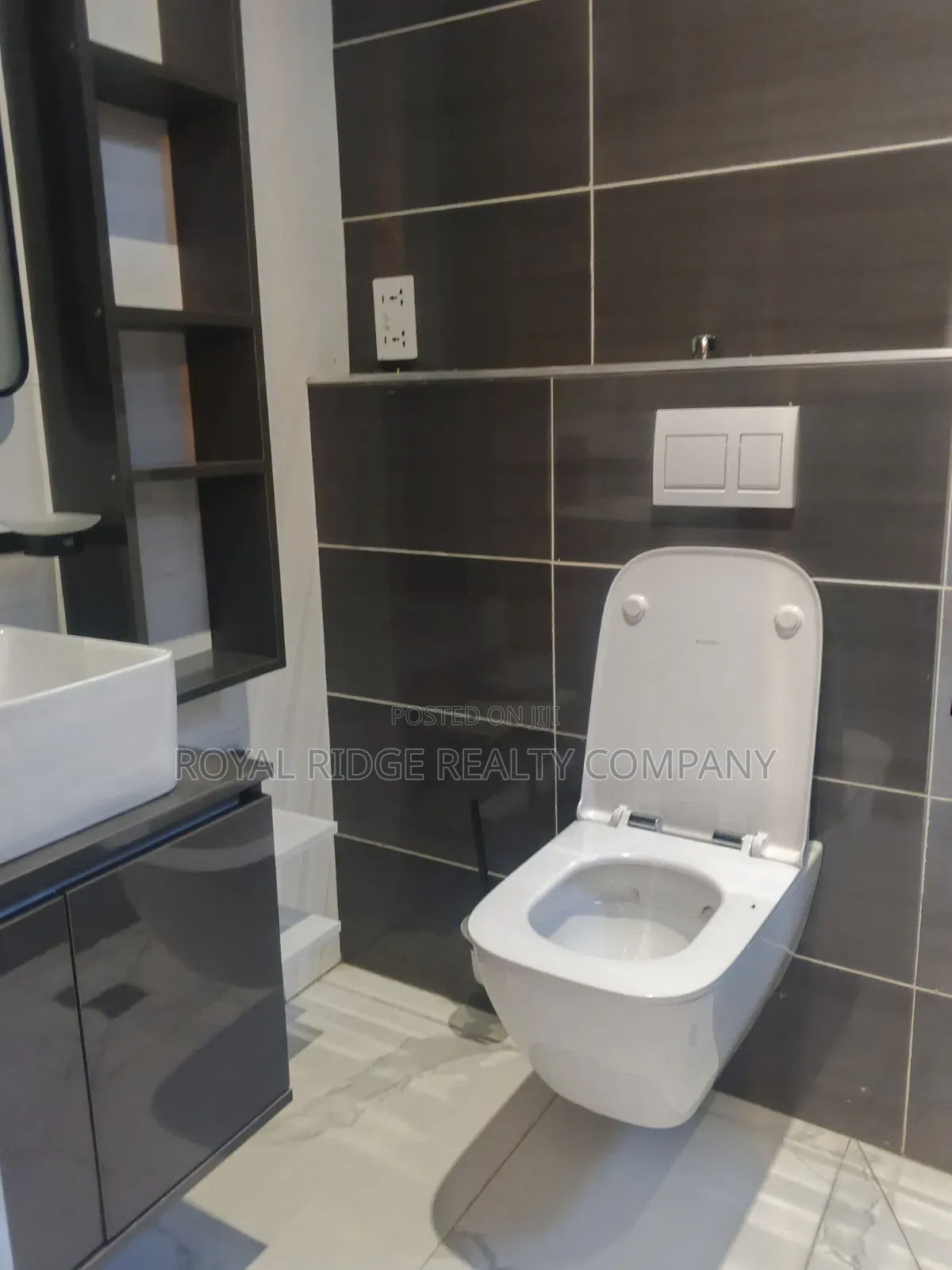 2bdrm Apartment in Tseaddo Roundabout, Accra Metropolitan for rent