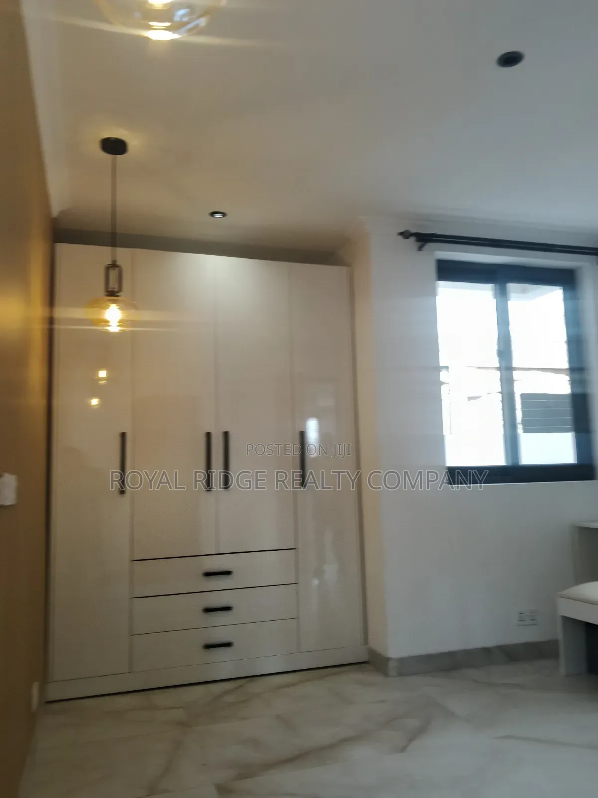 2bdrm Apartment in Tseaddo Roundabout, Accra Metropolitan for rent