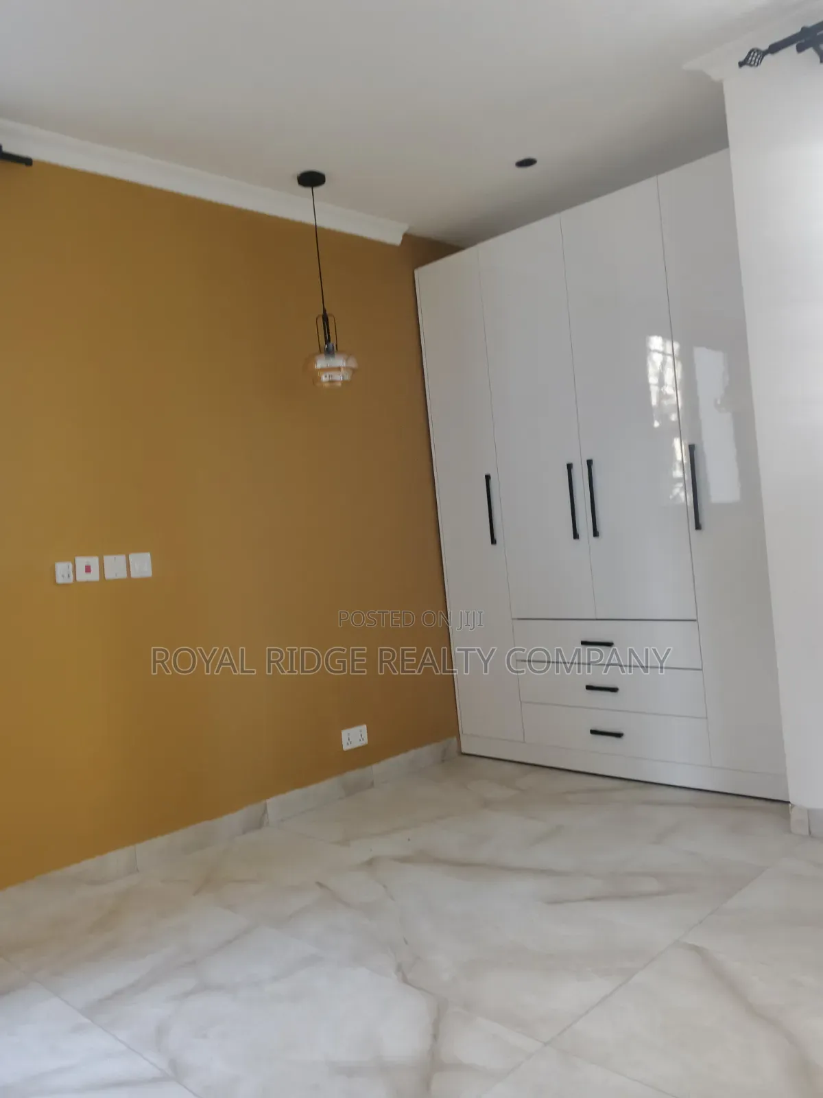2bdrm Apartment in Tseaddo Roundabout, Accra Metropolitan for rent
