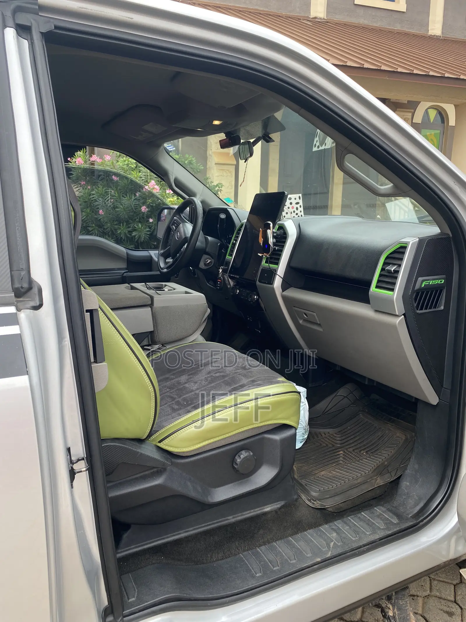 Ford F-150 XLT 4dr SuperCrew 6.5 ft. SB (2.7L 6cyl Turbo 6A) 2015 Gray