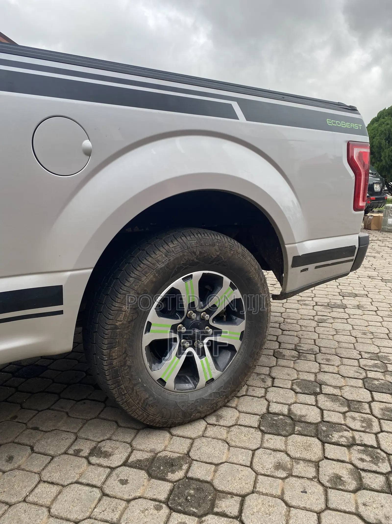 Ford F-150 XLT 4dr SuperCrew 6.5 ft. SB (2.7L 6cyl Turbo 6A) 2015 Gray