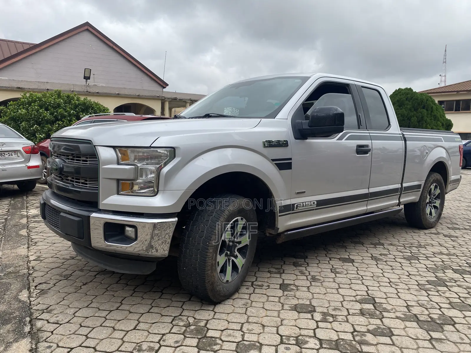 Ford F-150 XLT 4dr SuperCrew 6.5 ft. SB (2.7L 6cyl Turbo 6A) 2015 Gray