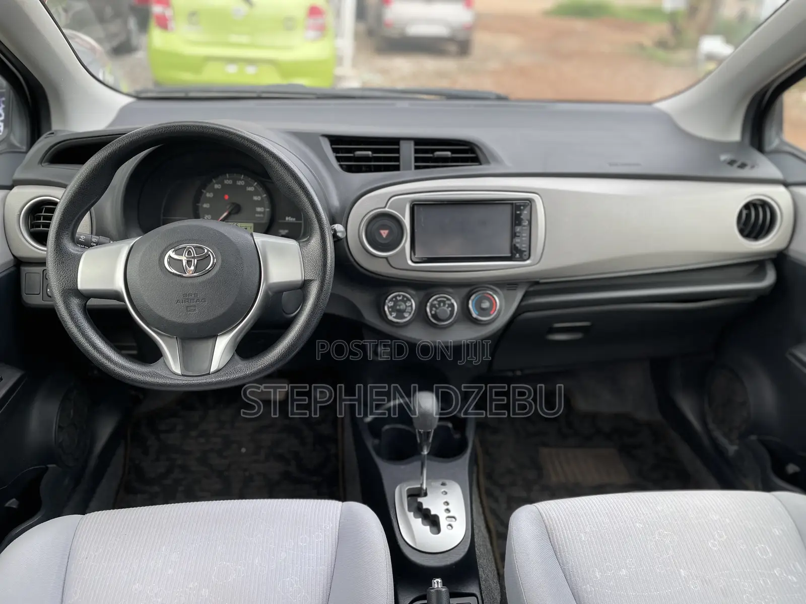 Toyota Vitz 1.3 FWD 5dr 2012 White