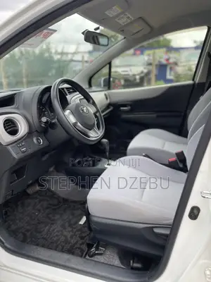 Toyota Vitz 1.3 FWD 5dr 2012 White