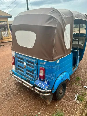 Bajaj RE 2021 Blue