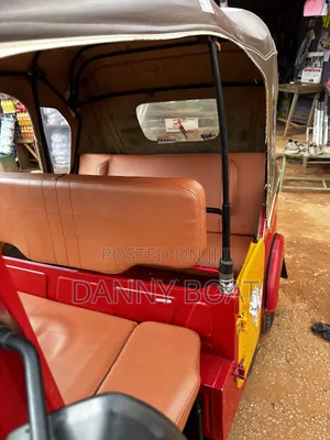 Bajaj RE 2025 Red