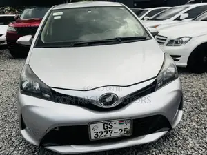 Toyota Vitz 1.3 FWD 5dr 2014 Silver