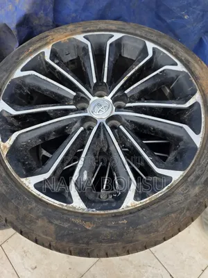 2016 Toyota Corolla Tyres 215/45z R17