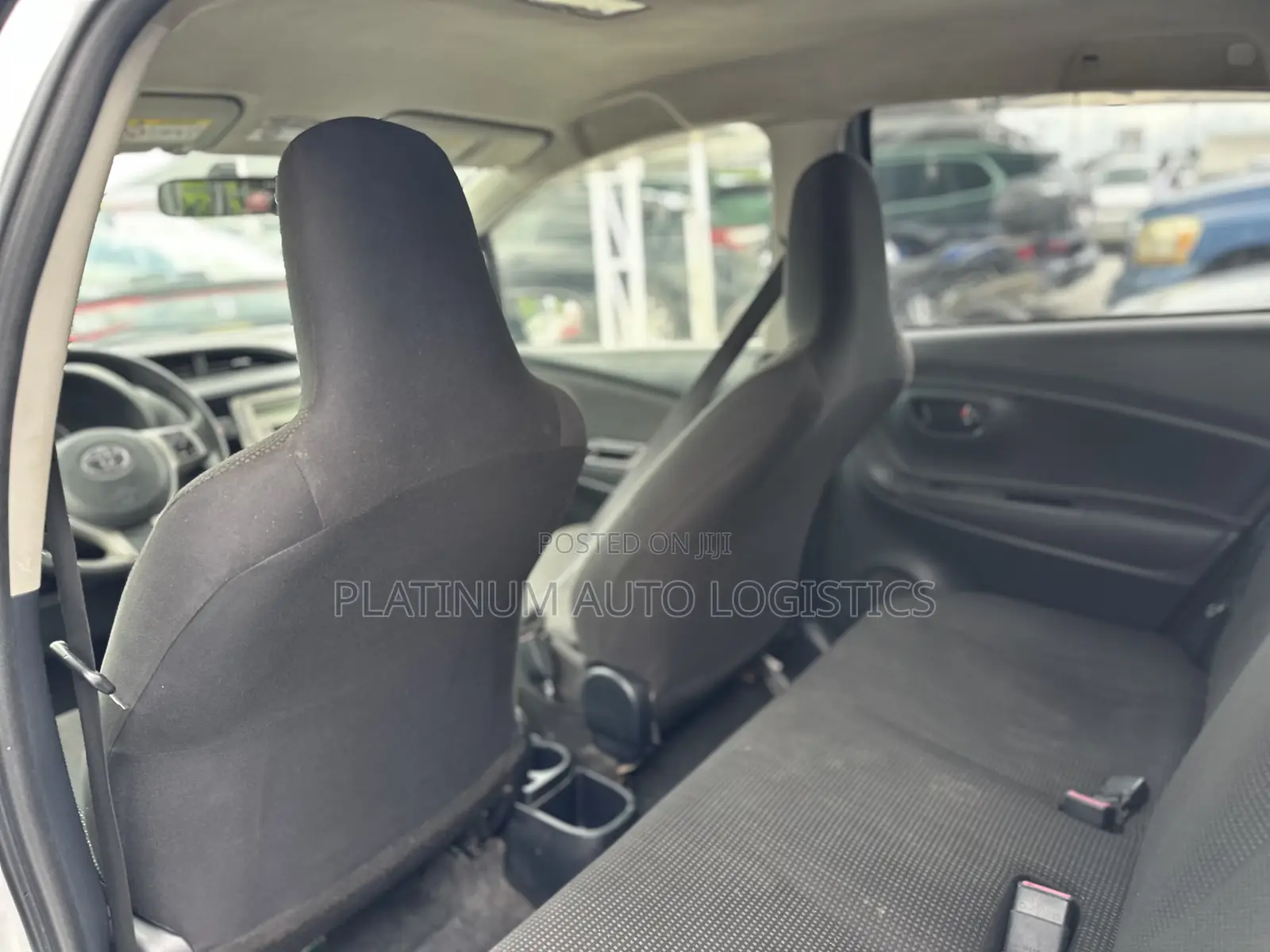 Toyota Vitz 2015 Silver