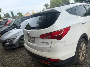 Hyundai Santa Fe 2014 White