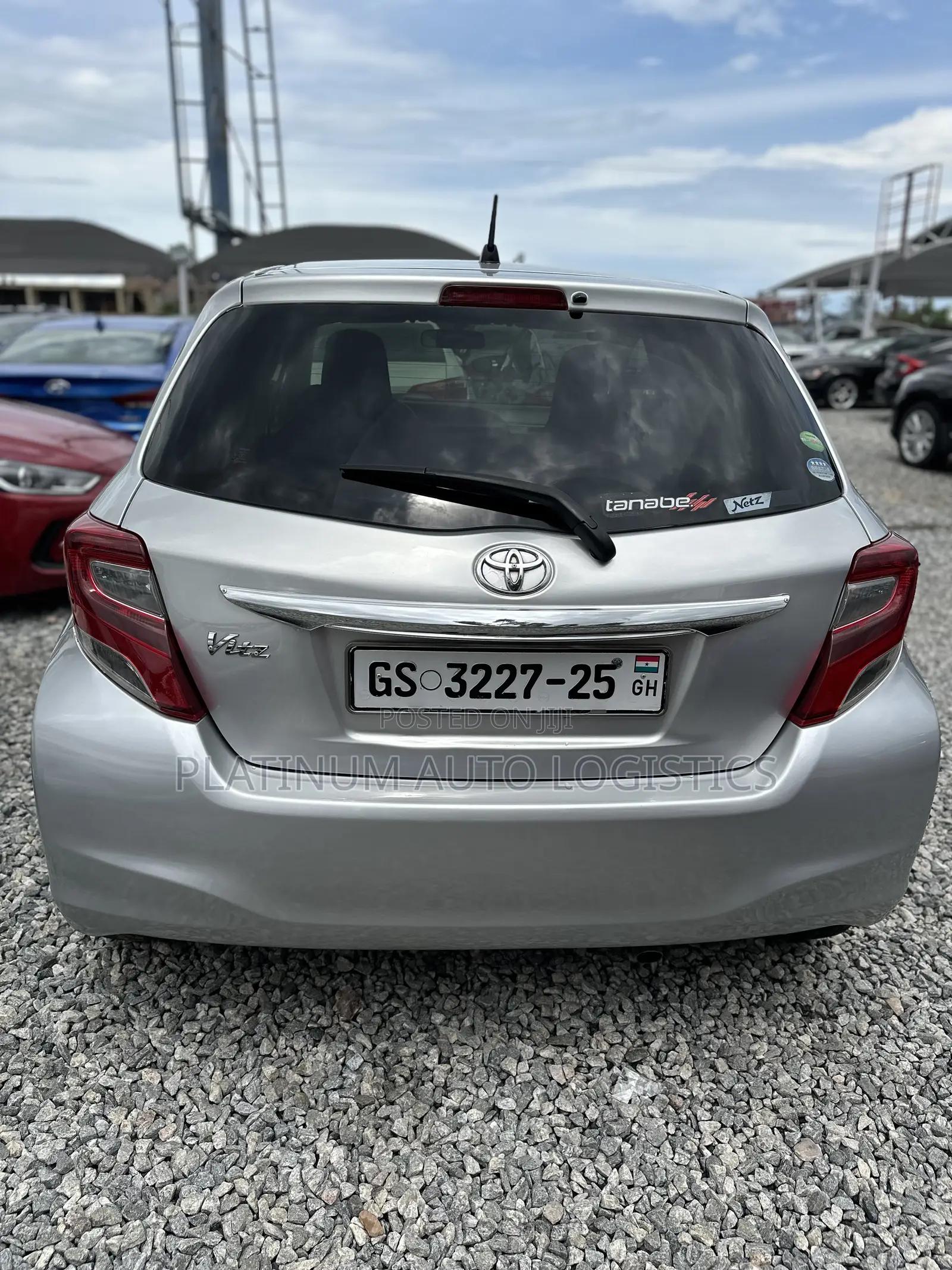 Toyota Vitz 2015 Silver