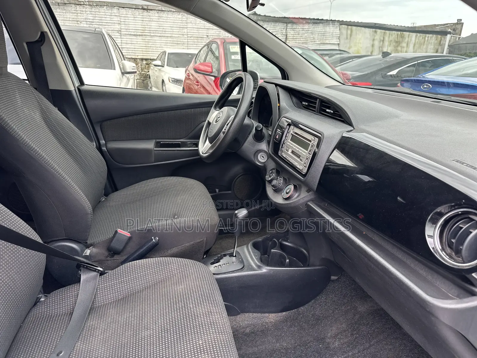 Toyota Vitz 2015 Silver