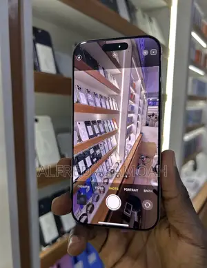 Apple iPhone 16 Pro 128 GB Gold