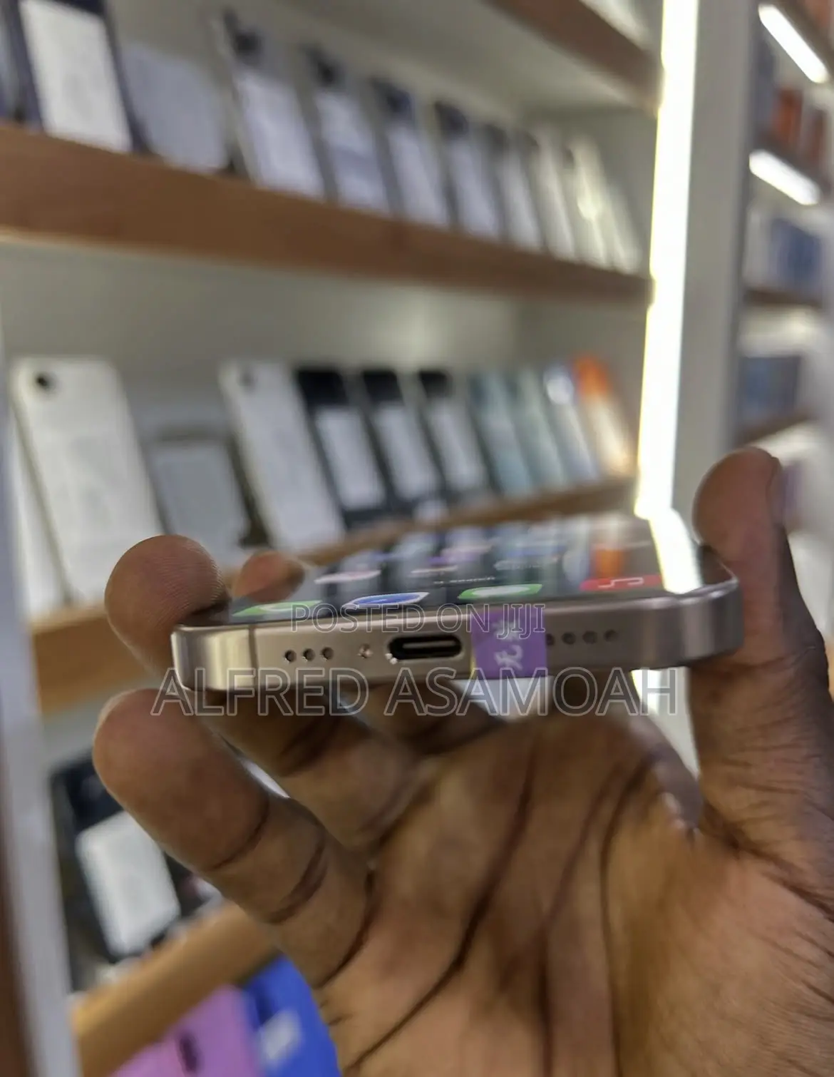 Apple iPhone 16 Pro 128 GB Gold
