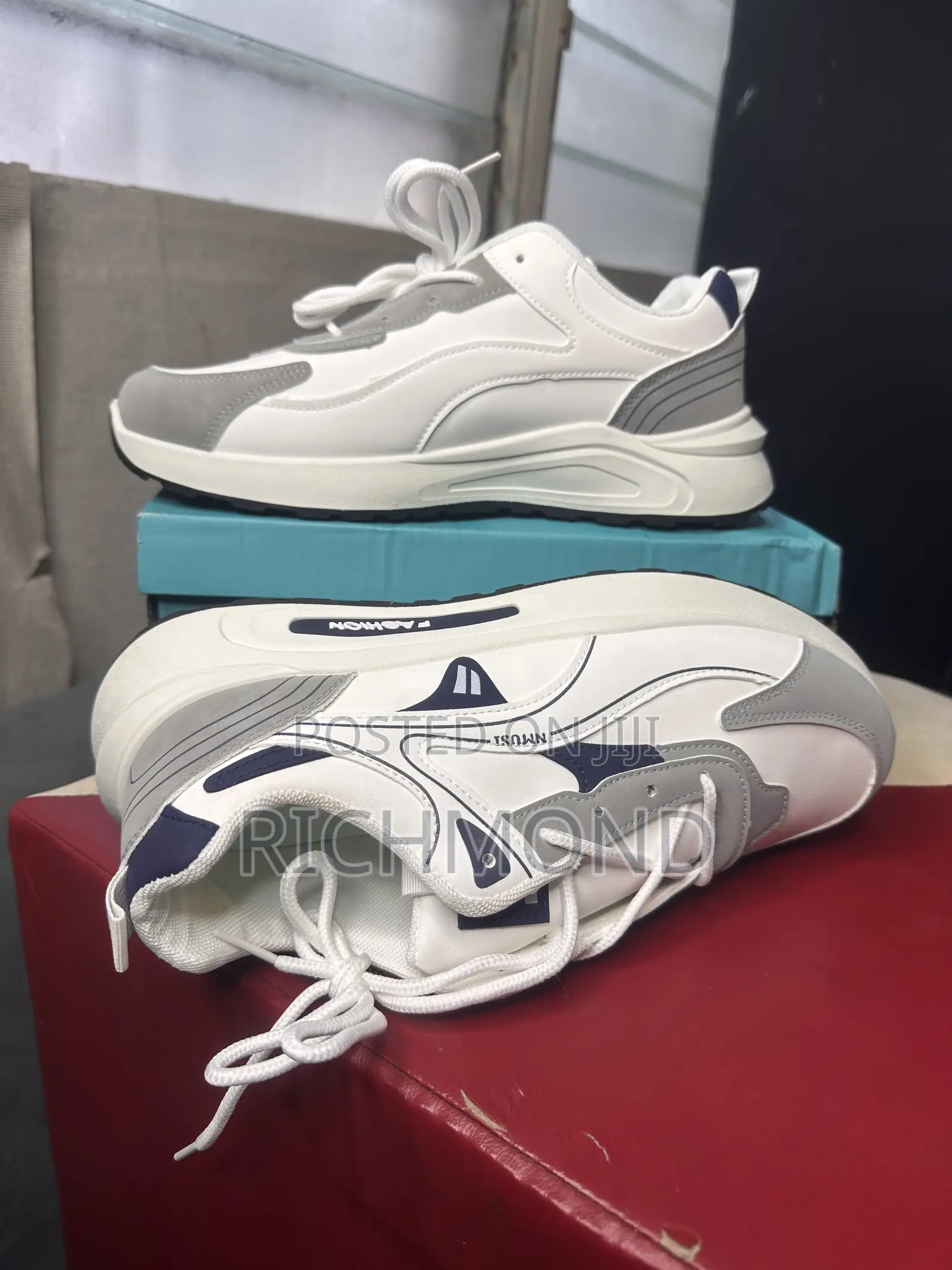 Fashion/Shoe
