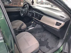 Toyota Corolla LE Plus 4dr Sedan (1.8L 4cyl CVT) 2015 Green