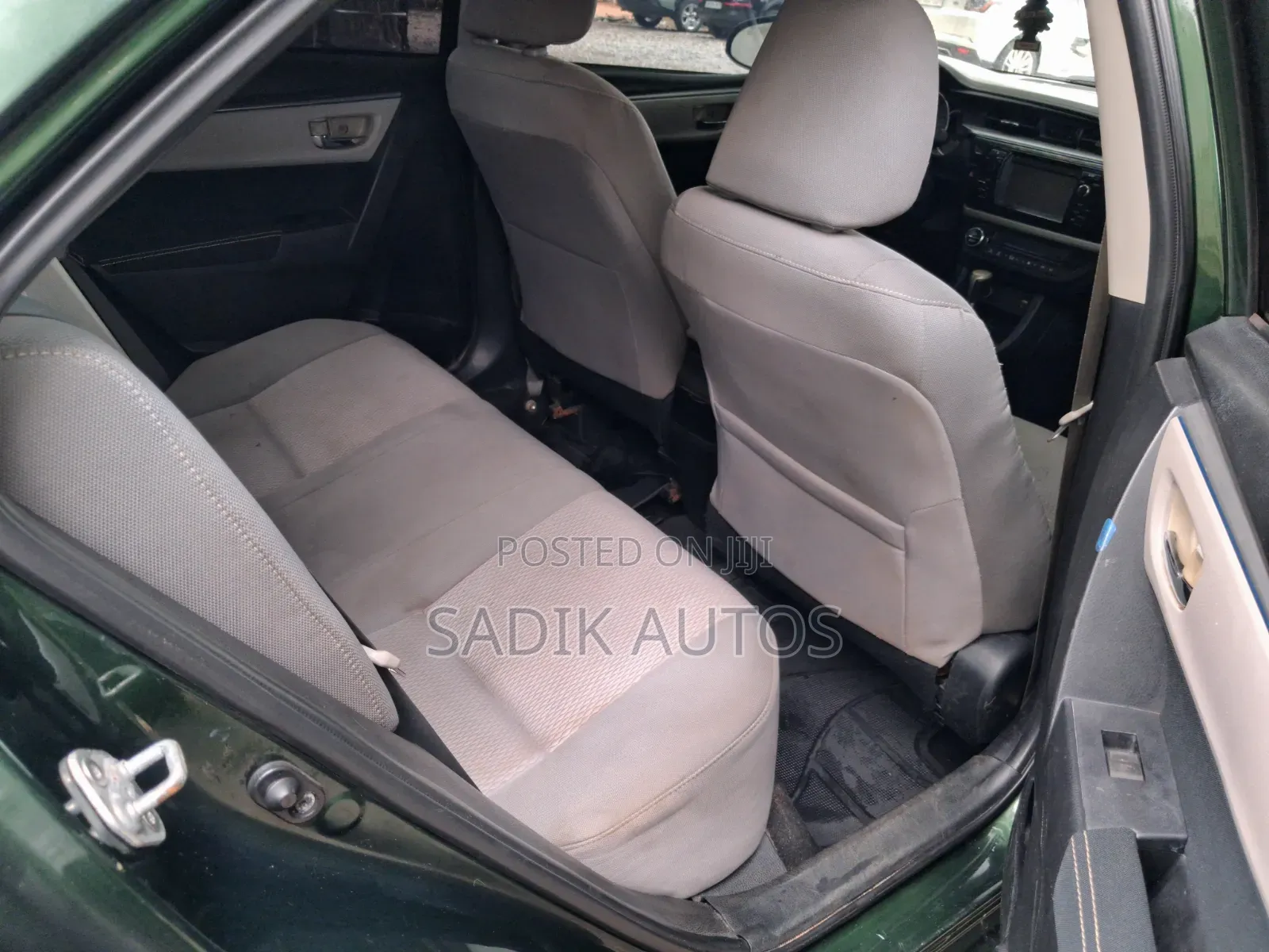 Toyota Corolla LE Plus 4dr Sedan (1.8L 4cyl CVT) 2015 Green