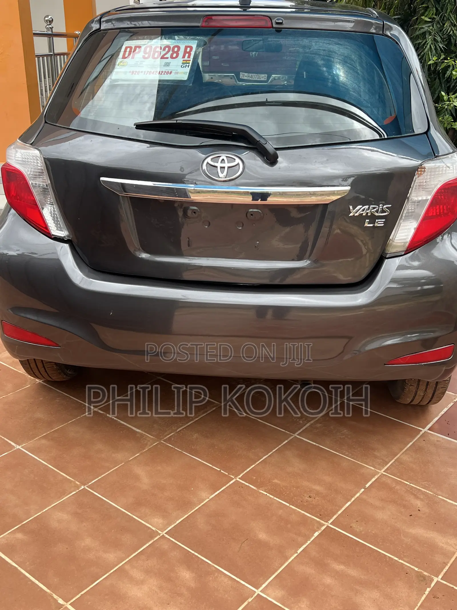 Toyota Yaris LE Hatchback 3dr 2014 Gray