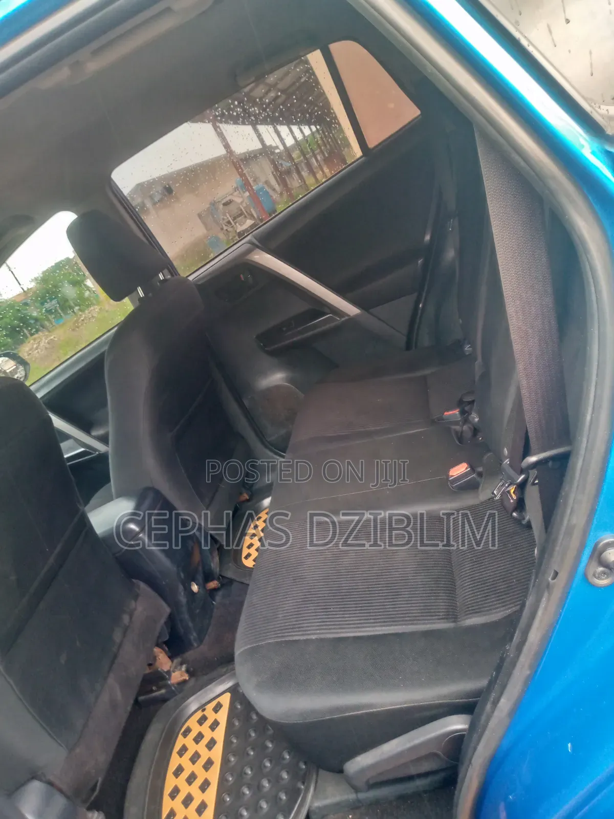 Toyota RAV4 LE 4dr SUV (2.5L 4cyl 6A) 2018 Blue