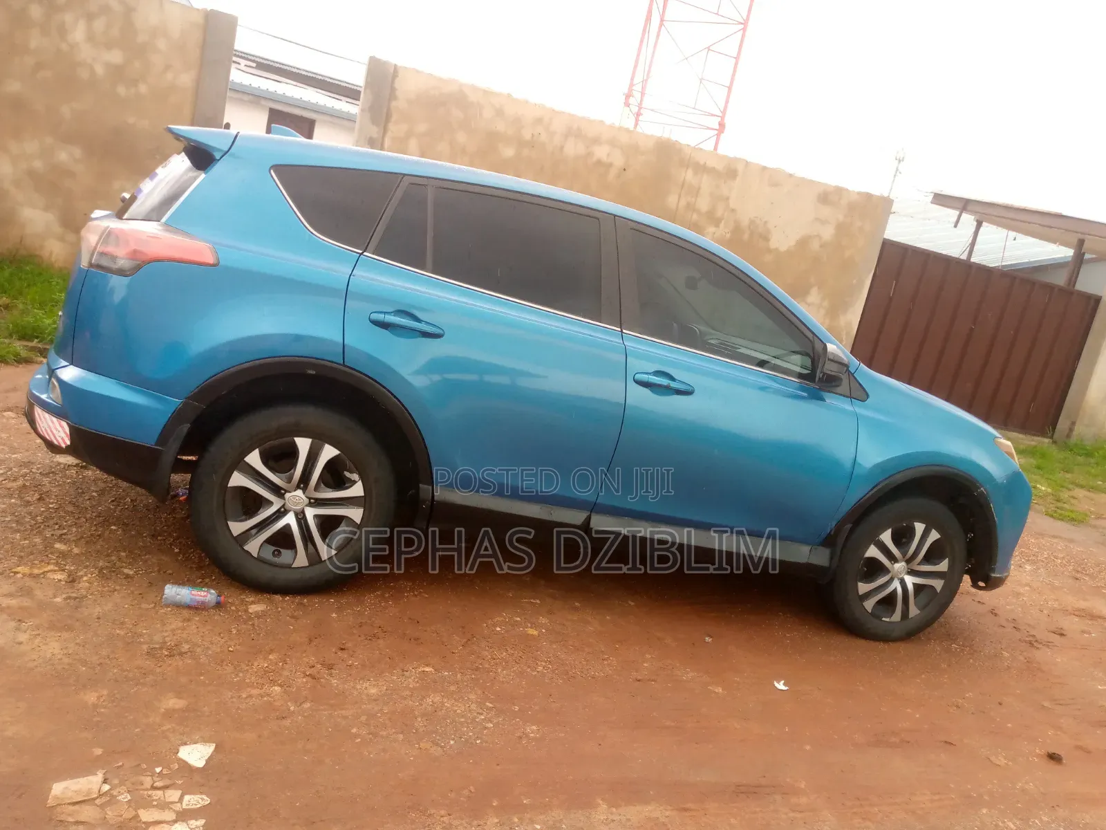Toyota RAV4 LE 4dr SUV (2.5L 4cyl 6A) 2018 Blue