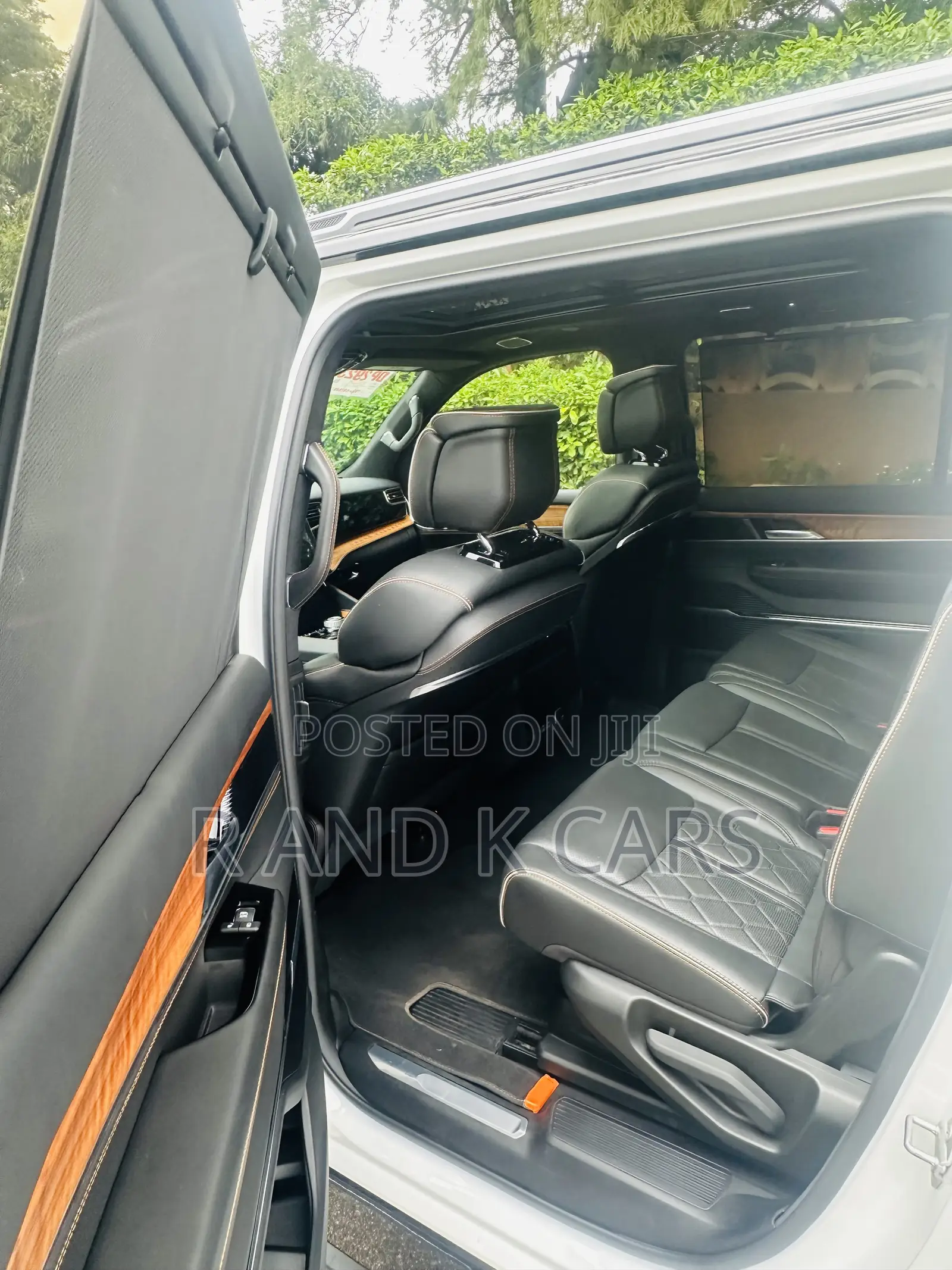 Jeep Grand Wagoneer Series III 4WD 2024 White