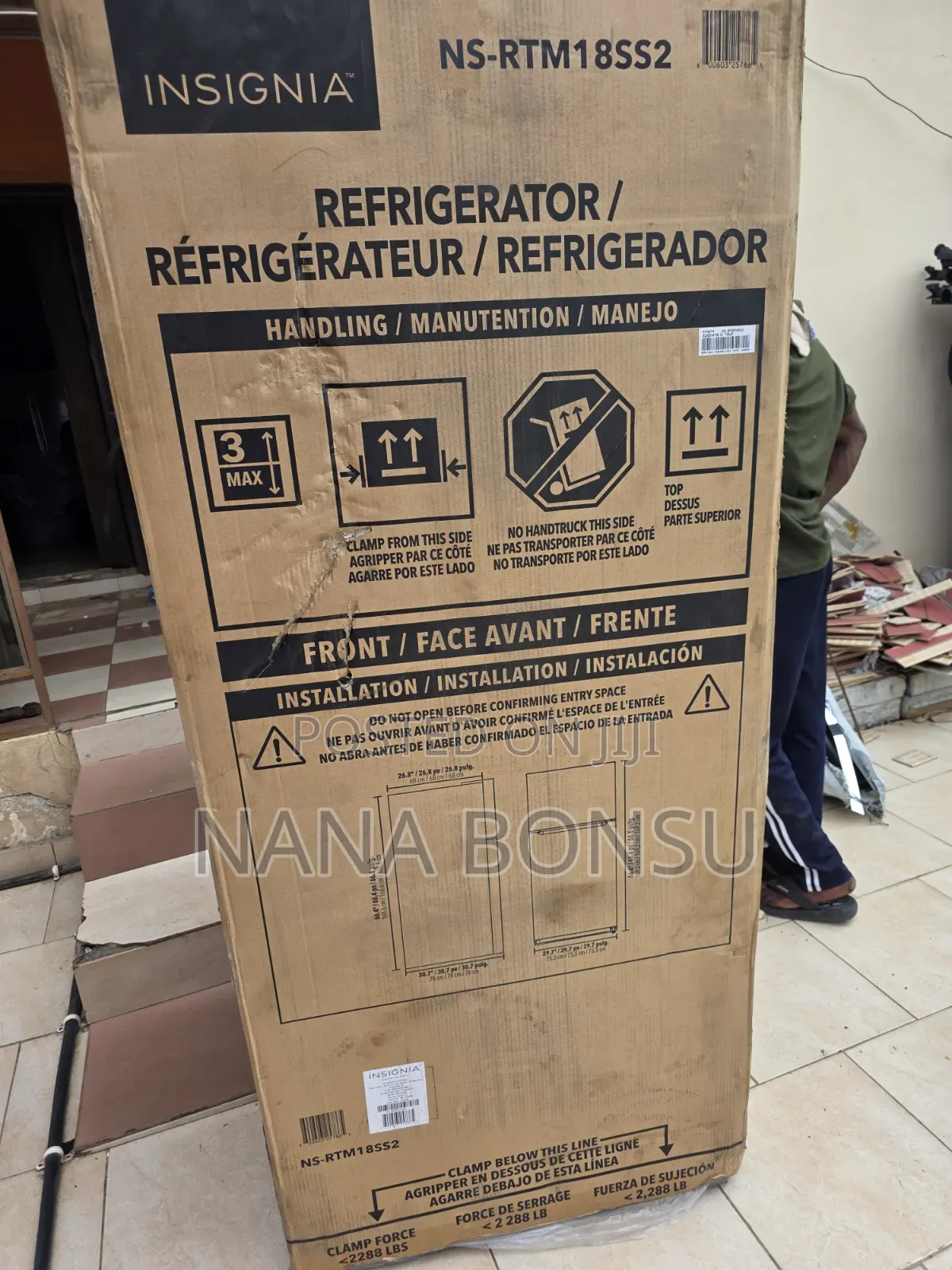 Insignia 18cu Ft Top Mount Refrigerator
