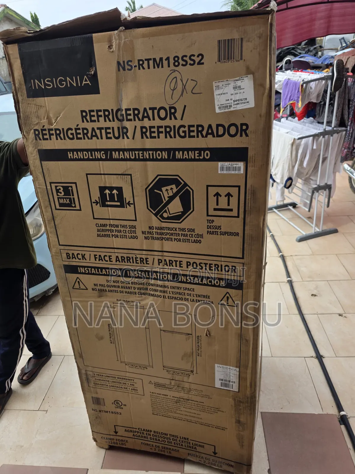 Insignia 18cu Ft Top Mount Refrigerator