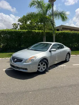 Nissan Altima 2.5 S Coupe CVT 2010 Gray