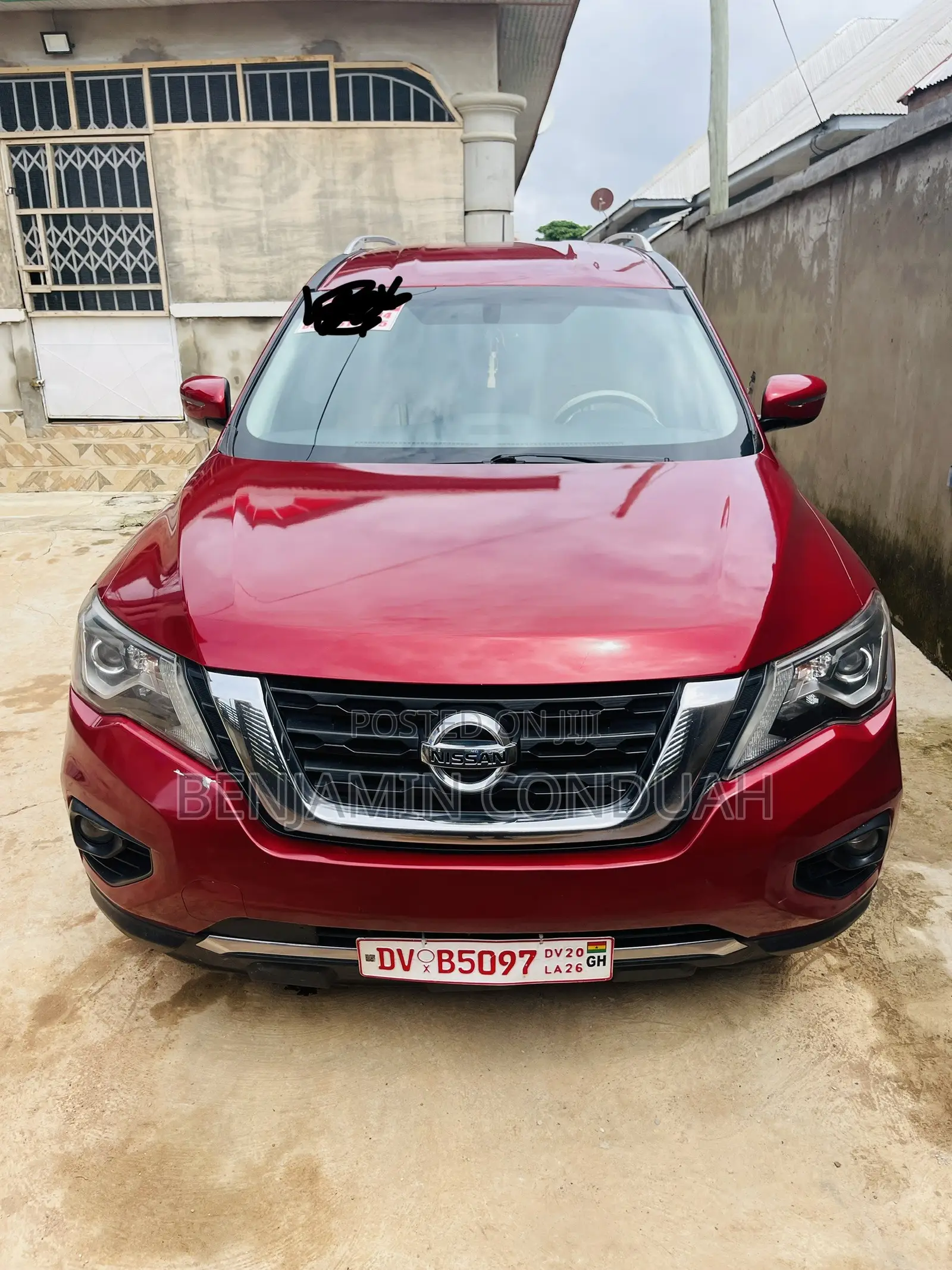 Nissan Pathfinder SV 4x4 2018 Red