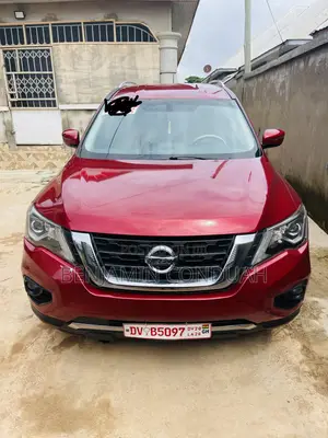 Nissan Pathfinder SV 4x4 2018 Red